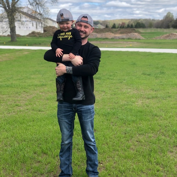 Meet your Posher, Taylor - Picture 2 of 6